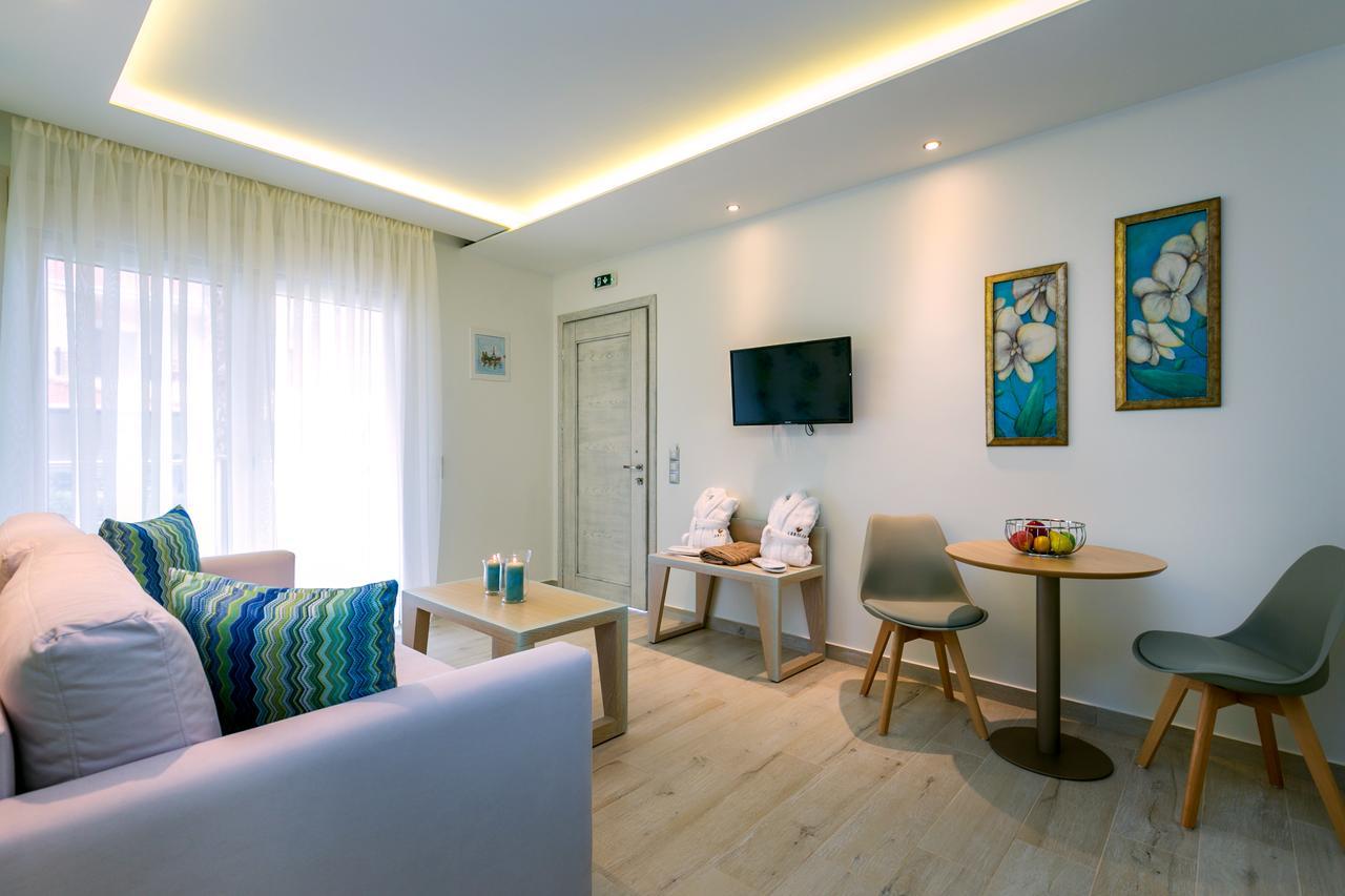 Lobelia Luxury Suites Chrysi Ammoudia Bagian luar foto